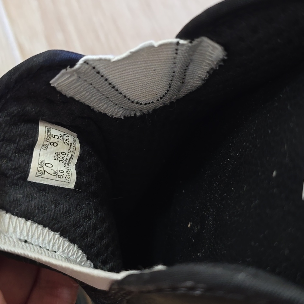 Vans Slip-On Loafers - Picture 9 of 9